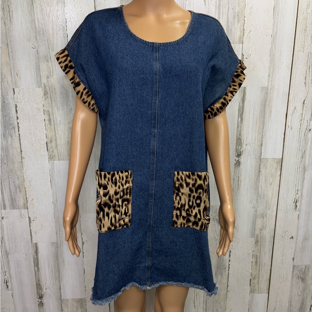 Umgee Denimβ Tunic Dress with Leopard Trim
